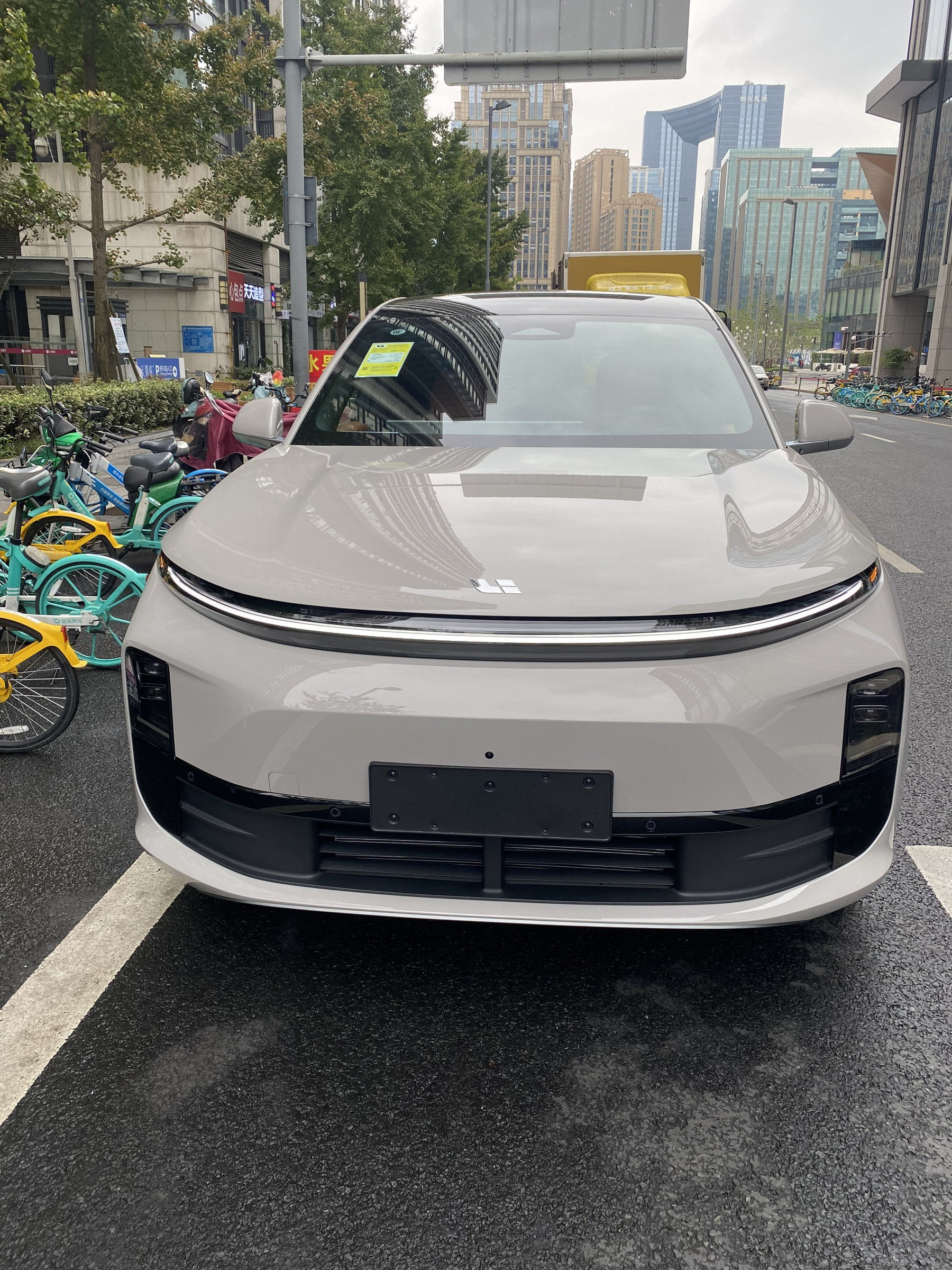 澳门新葡京 MEGA 高压纯电 MPV
